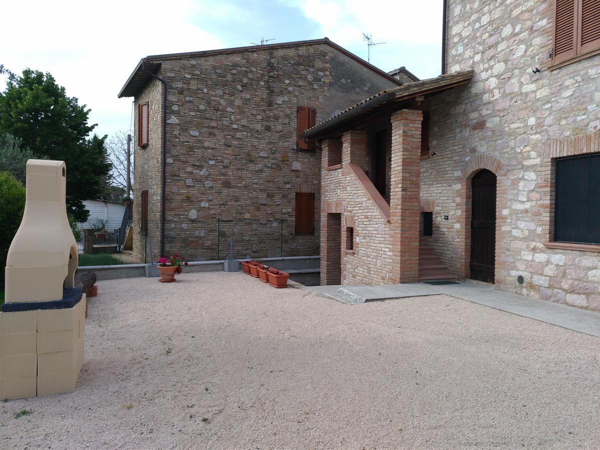 Agriturismo"Il Sagrato Di Assisi" Appartamenti,Camere Ngoại thất bức ảnh